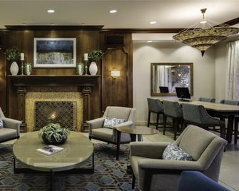 Ayres Hotel Chino Hills - Chino Hills - Area lounge