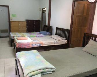 Kanravee Guesthouse - Pai - Bedroom