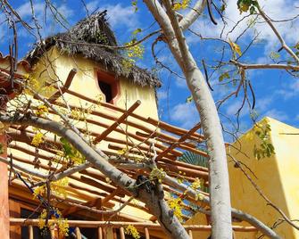 Private Double Bed Guest Room with Shower Bath, mini bar area and personal patio - La Cruz de Huanacaxtle - Outdoors view
