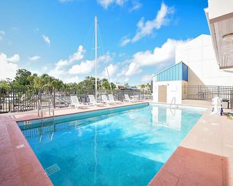 Waterside Suites & Marina - Key Largo - Bể bơi