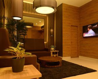 Dcozie Hotel By Prasanthi - Jakarta - Lobby