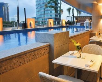 Vivere Hotel - Muntinlupa
