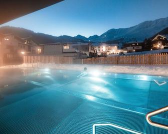 Aparthotel alpina&more - Serfaus - Pool