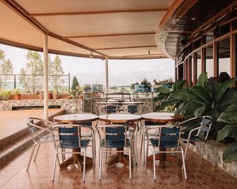 Hotel La Maria - Guiuan - Patio