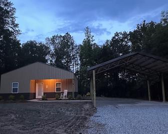 Brand new 2-bedroom house in outskirts of Meridian with WiFi, AC - Meridian - Building