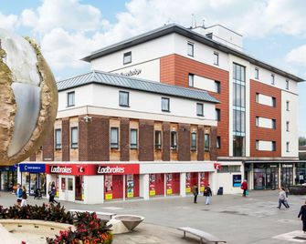Travelodge Horsham Central - Horsham - Будівля