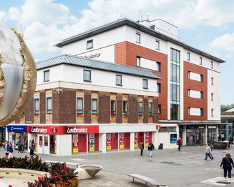 Travelodge Horsham Central - Horsham - Budova