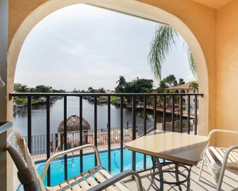 OYO Waterfront Hotel- Cape Coral Fort Myers, Fl - Cape Coral - Balkon