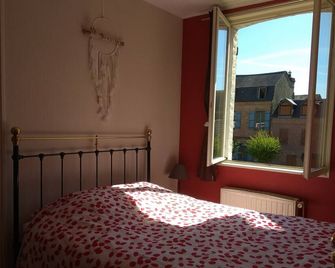 Au Pied Des Remparts - Saint-Valéry-sur-Somme - Bedroom