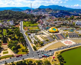 Nam Quang Dalat Hotel - Dalat