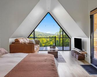 Moonlight Ridge | A-Frame, Hot Tub, & Fire Pit with Views! - Shippenville - Bedroom