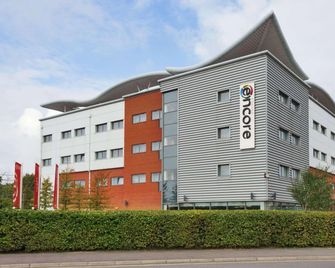 Ramada Encore by Wyndham Doncaster Airport - Doncaster - Gebäude