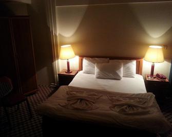 Erdek Helin Hotel - Erdek - Habitación