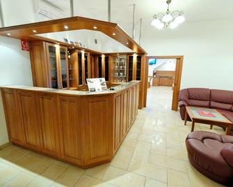 Hotel Pegas Brno - Brno - Front desk