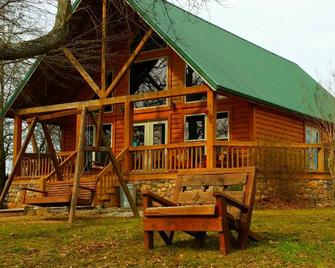 Cabin On The Water!! Amazing Dreamcatcher Cabin Caddo River!!!!!! - Glenwood - Edificio