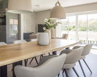 Cozy Farmhouse in Frisian Island - De Cocksdorp - Їдальня