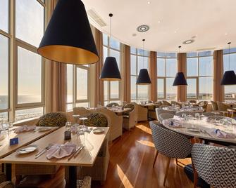 تريب باي ويندام ليسبوا كاباريكا مار - لشبونة - مطعم