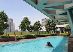 City & Amenity View Condo Unit At Fame Residences - Manila - Piscina