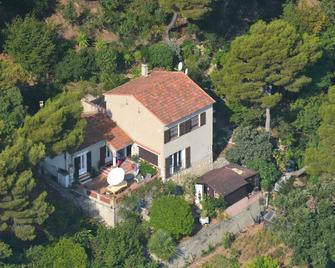 Between Monaco & St Jean Cap Ferrat, Eze bord de Mer, 200 m from the beach - Eze - Budynek