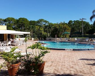 World Tennis Club Condo, Lake View Gated Community - Naples - Pool