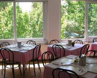 Hotel Nido D'aquila - La Maddalena - Ravintola
