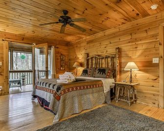 Lazy Pines Lodge| Ellijay, Ga - Ellijay - Bedroom