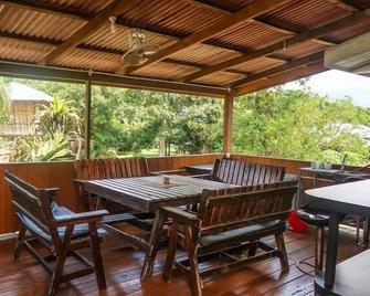 The Roots Eco Resort - Tanjung Rambutan - Balcón