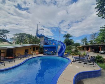 Hotel Naranjal - Jacó - Piscina