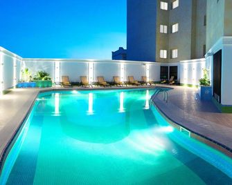 فندق جراند ريجل - الدوحة - حوض السباحة