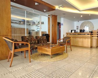 Hotel Tourblanche - Quito - Lobby