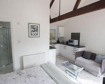 Stable conversion in a Grade 2 listed property - Northampton - Living room