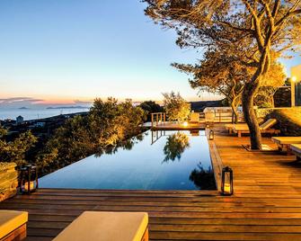 Zen Blue Mills - Koundouros - Piscina