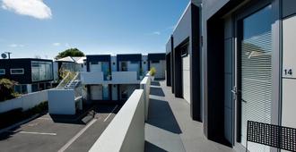 Bellano Motel Suites - Christchurch - Balcón
