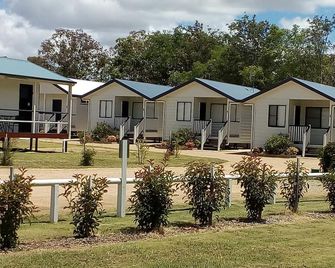Wondai Accommodation Units And Villas - Wondai - Edificio