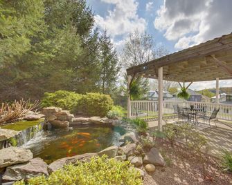 1 Mi to Dtwn Cozy Retreat in New Kensington! - New Kensington - Patio