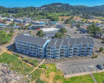 Waters Edge 104 - Lincoln City