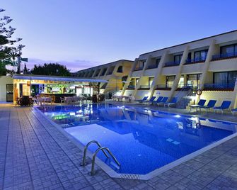 Napa Prince Hotel Apartments - Ayia Napa - Piscina