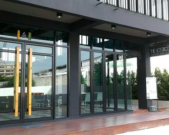 The LogBook Room and Cafe - Chonburi - Edificio
