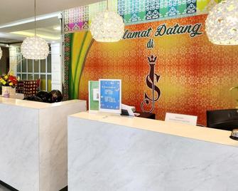 OYO 2487 Sampurna Jaya Hotel - Tanjung Pinang - Rezeption