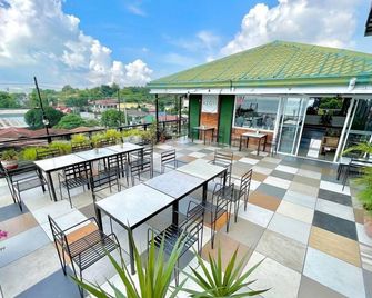 Countess Pension House - Liloan - Balcón