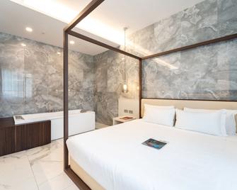 Hotel Milano Castello - Milán - Habitación