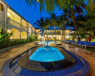 Hotel Lua Nova - Baga - Uima-allas