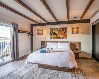 Bushiri's Long Life Studio w/Kingbed & Balcony #5 - Oranjestad - Bedroom