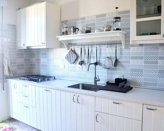 NEW! Casa di Veneto, 15 min to Venice direct bus - Campalto - Kitchen