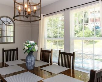 House# 60 Point of View (pet friendly) - Centre - Comedor