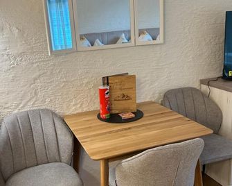 Andys Edelweiss - Leutasch - Comedor