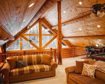 Glacier Hideaway - West Glacier Log Home - West Glacier - Sala de estar