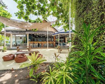 The Shark's Tail Dive Resort - Malapascua Island - Патіо