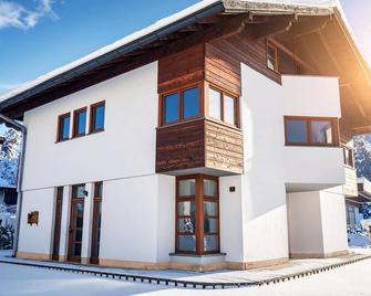 Apartment near the Bergeralm valley station - Steinach am Brenner - Budova