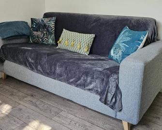 Petite maison en Auvergne - Giat - Living room